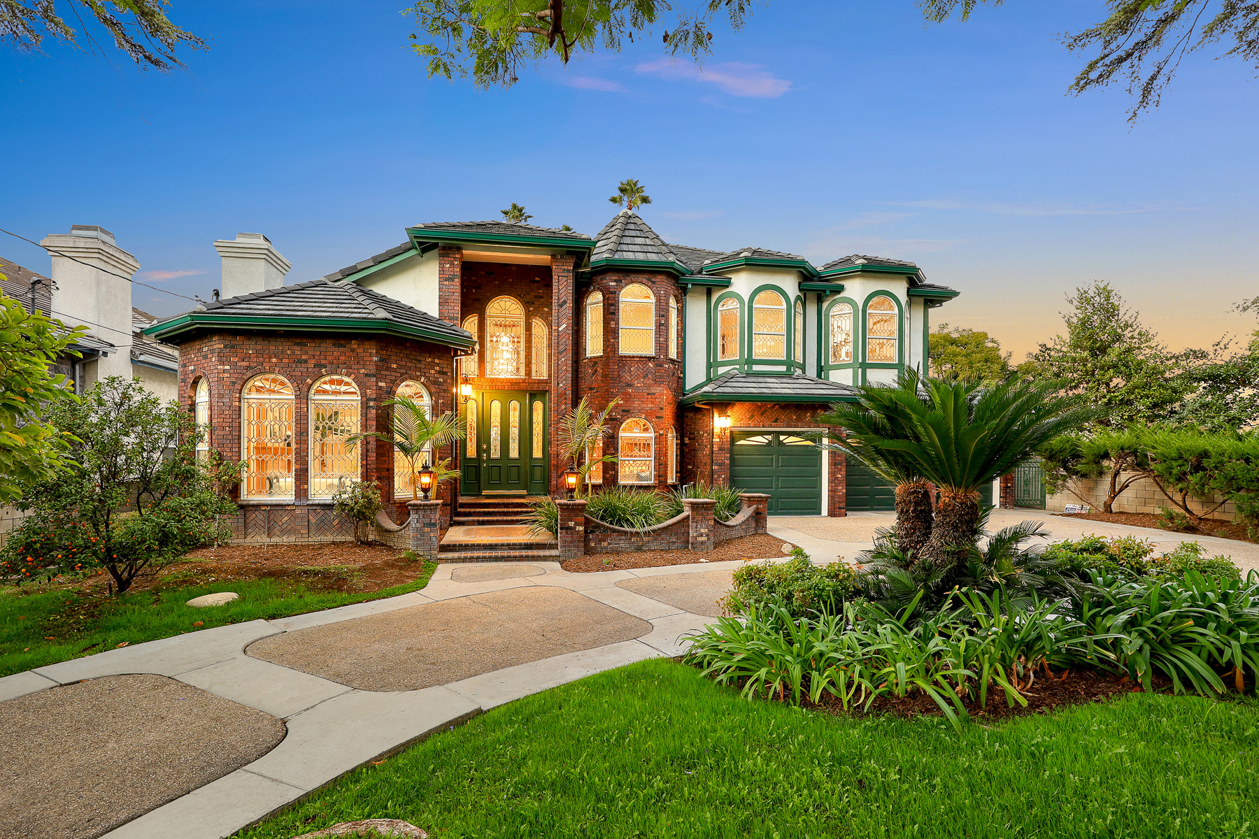 Gourmet kitchen with large center island